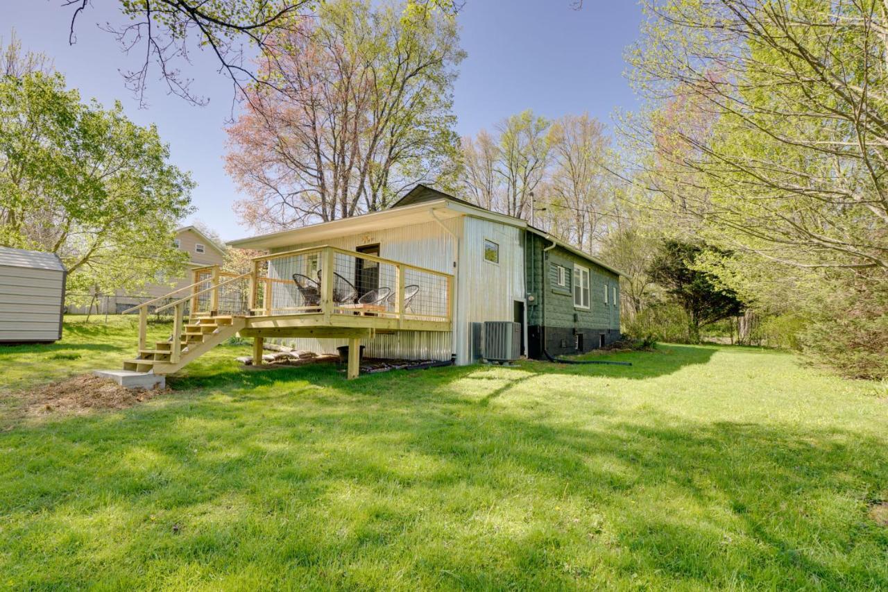 Mid-Century Modern Fayetteville Home, Walk To Town Exterior photo