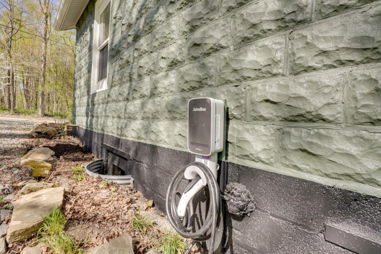 Mid-Century Modern Fayetteville Home, Walk To Town Exterior photo