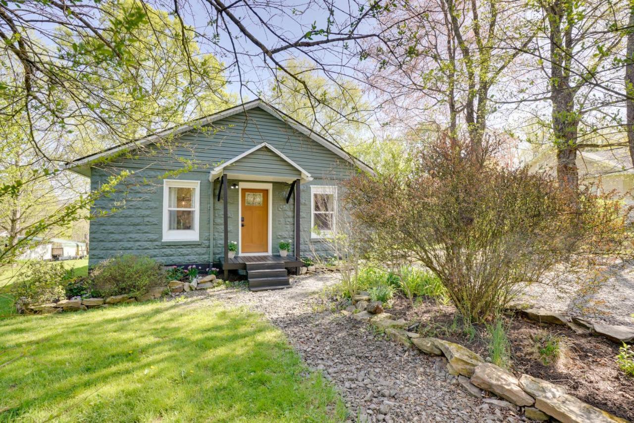 Mid-Century Modern Fayetteville Home, Walk To Town Exterior photo